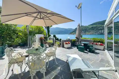 Charming Villa with Lake Views