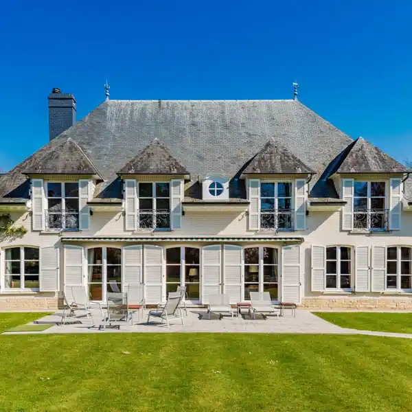 BEAUTIFUL CLASSIC PROPERTY
