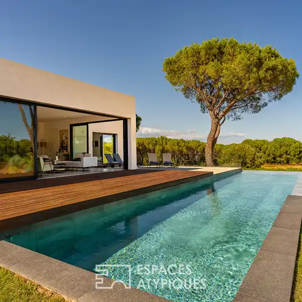 ARCHITECT-DESIGNED VILLA IN THE HEART OF THE VINEYARDS