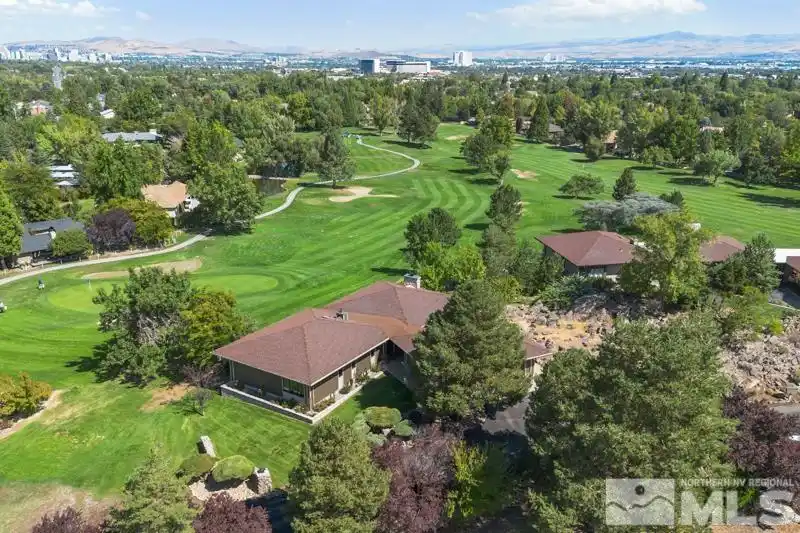Private One-story Home on the Lakeridge Golf Course