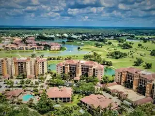 Light and Bright End Unit at Vista Pointe in Vineyards
