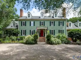 Magnificent Colonial Estate in Ashland