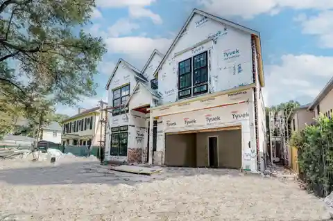 Spectacular New Build with Abundant Natural Light