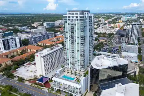 Skyline Views and Modern Elegance in a Luxury Tower