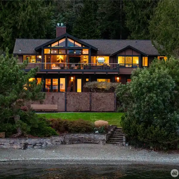 LAKE SAMMAMISH OASIS