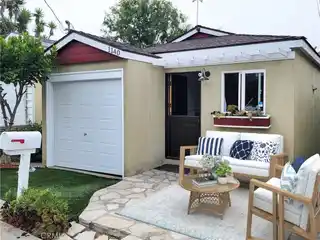 Beach Bungalow on a Quiet Cul-de-sac