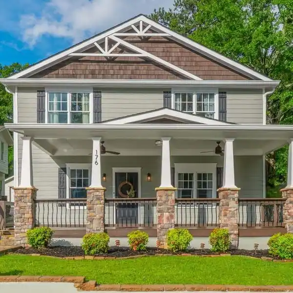 TURNKEY HOME IN ICONIC OAKHURST