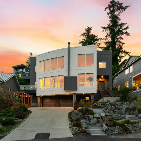 IMMACULATE CONTEMPORARY HOME ABOVE JUANITA BAY
