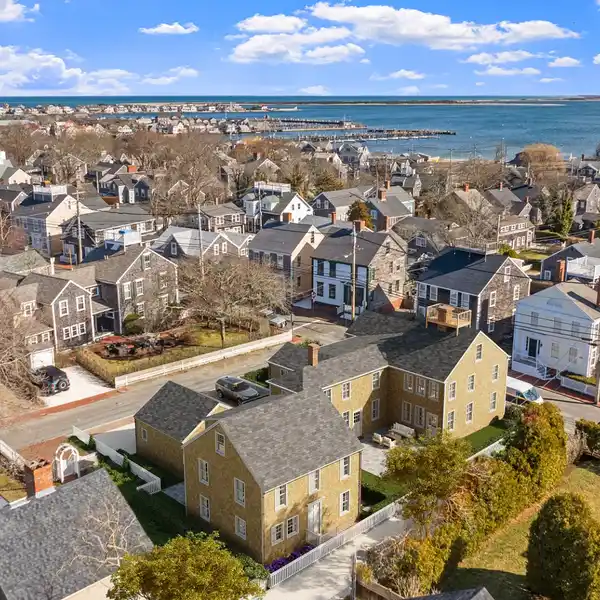 EXCEPTIONAL IN-TOWN COMPOUND