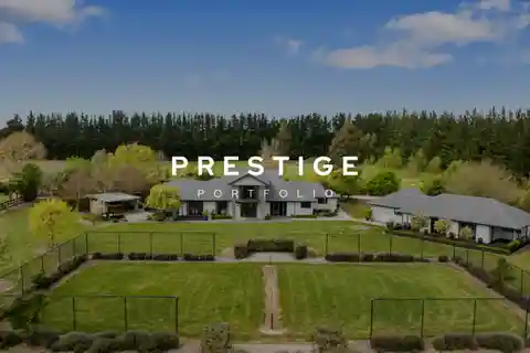 Ultimate Lifestyle with Two Dwellings