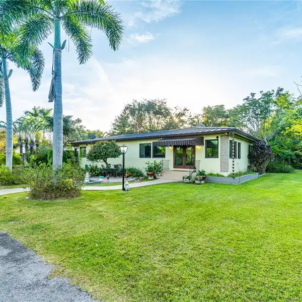 FULLY RENOVATED HOMESTEAD STUNNER