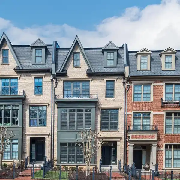 GORGEOUS TOWNHOME IN SYMPHONY PARK