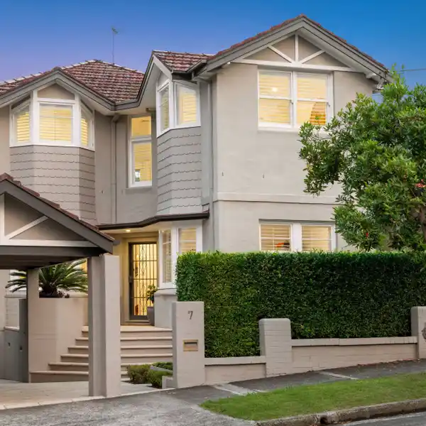 TIMELESS CLASSIC CHARM WITH MODERN FAMILY LIVING