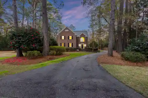 Elegant and Exquisite Four-bedroom Home