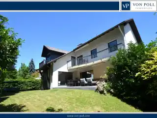 Spacious Detached House on Sunny Plot in Prime Location