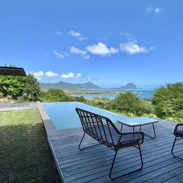 AN UNPARALLELED LIFESTYLE WITH EXTRAORDINARY VIEWS