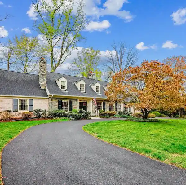 GRAND HOME ON A LARGE CORNER LOT