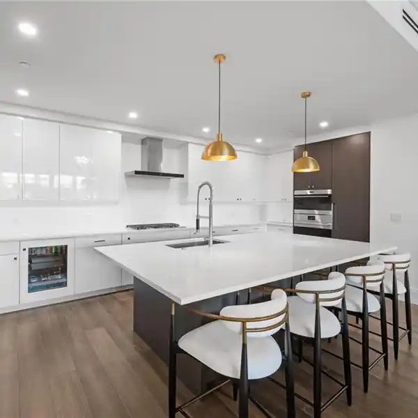 LUXURY LIVING AT QUATTRO AT NAPLES SQUARE