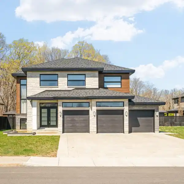 MODERN AND ELEGANT HOME
