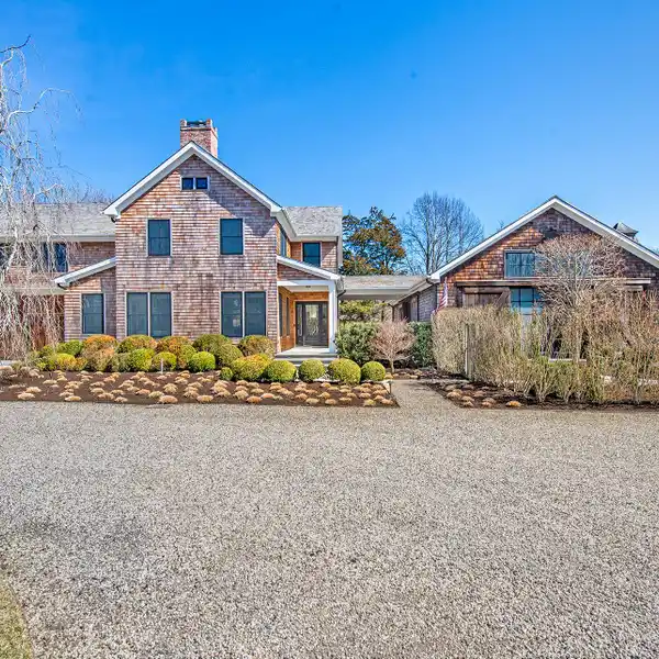 MAGNIFICENT FIVE BEDROOM HOME FOR LEASE