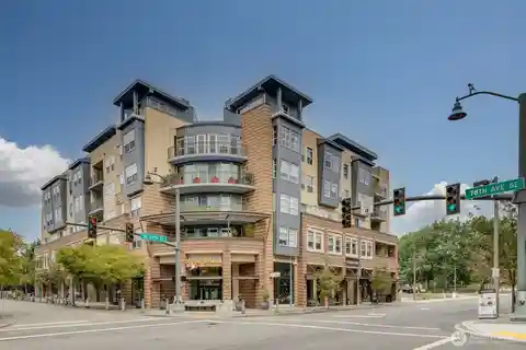 Spectacular Top-Floor Penthouse