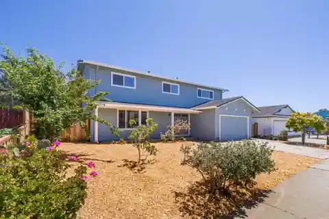 Lovely Home in Desirable Cliffwood Heights