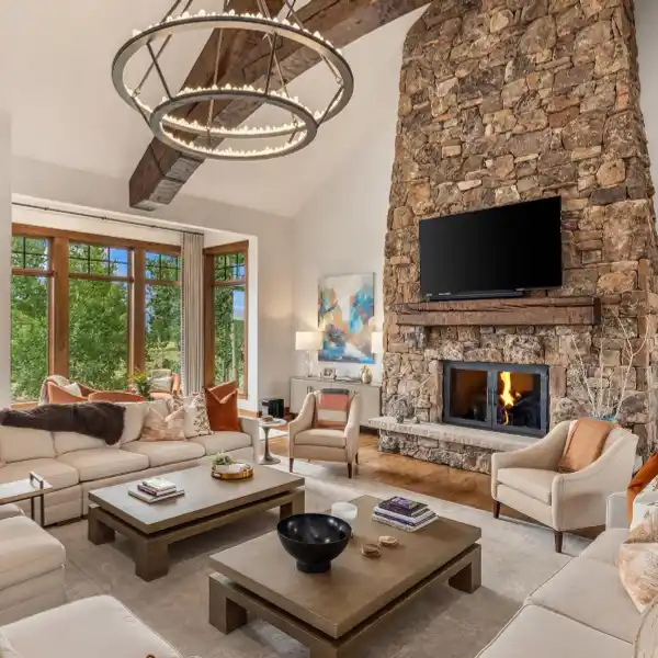 ELEVATED MOUNTAIN LIVING IN AN EXCLUSIVE COMMUNITY