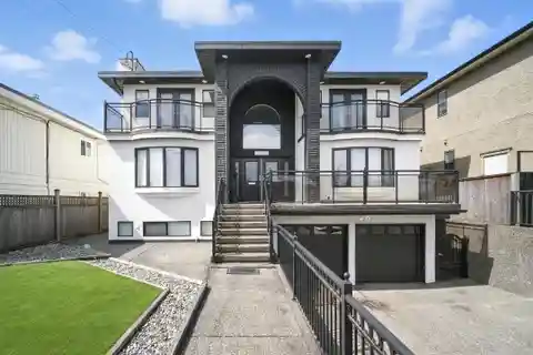 Elegant and Expansive Residence in Prestigious East Burnaby