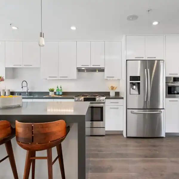 STYLISHLY MODERN CONDO IN EXCEPTIONAL LOCATION