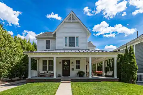 Gorgeous Newer Build Modern Farmhouse