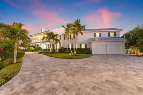 The Ultimate Coastal Lifestyle