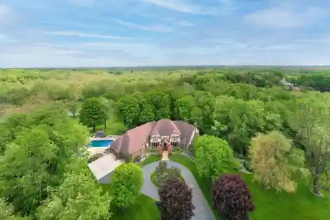 Grand Country Escape in Award-winning District