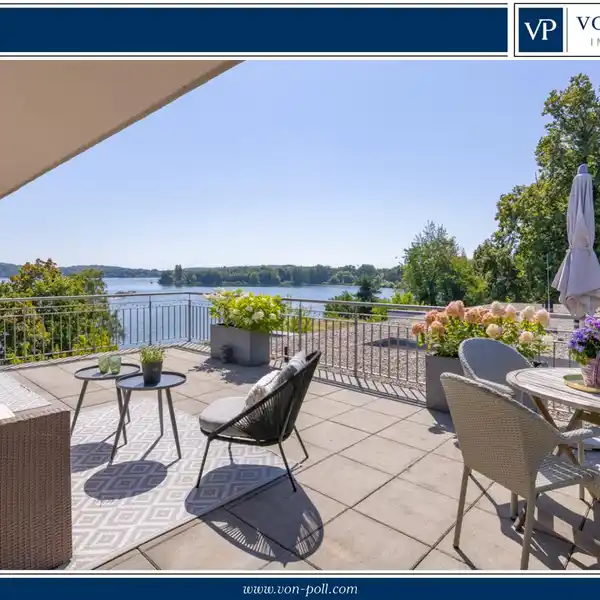 EXCLUSIVE PENTHOUSE WITH INCOMPARABLE PANORAMIC WATER VIEWS