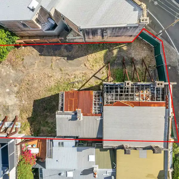 SUPERB DEVELOPMENT OPPORTUNITY NEAR OXFORD AND DARLINGHURST