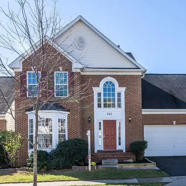 MOVE-IN READY HOME IN QUINCE ORCHARD PARK