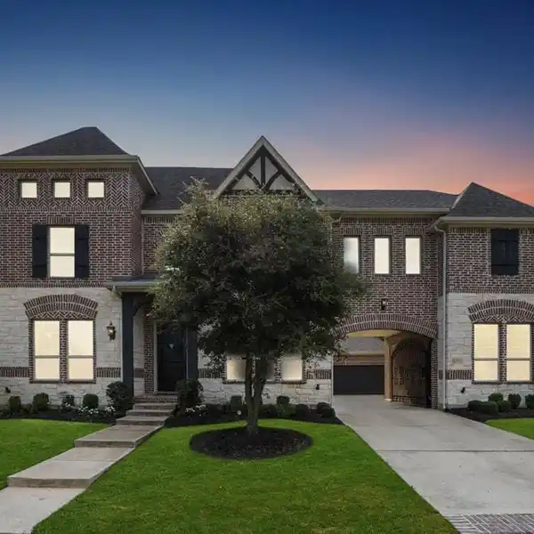 ELEGANCE WITH FUNCTIONALITY AND COMFORT