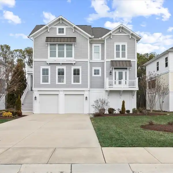 FULLY FURNISHED COASTAL RETREAT BY FRESH POND