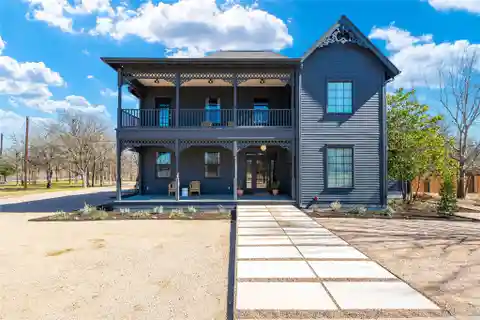 Stunning Victorian Estate in Manor