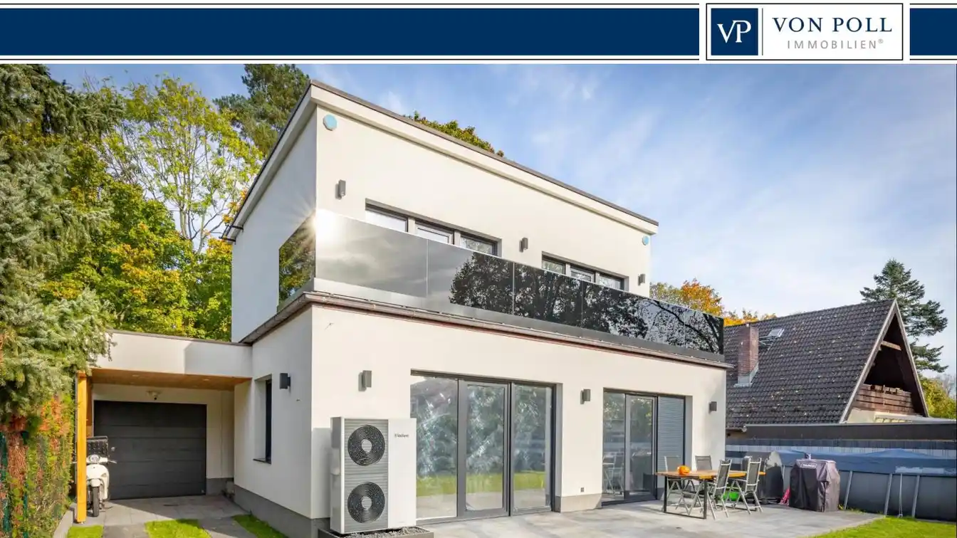 Modern Bauhaus Villa with Luxury Amenities and Smart Home Technology