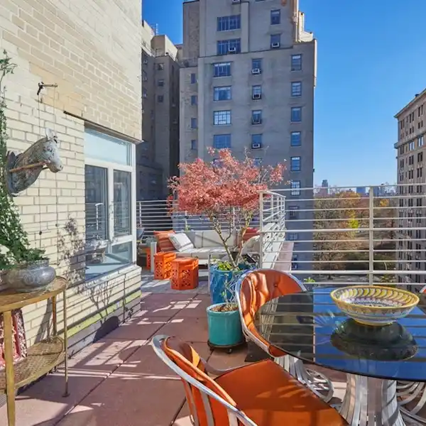 RENTAL PENTHOUSE WITH LARGE TERRACE