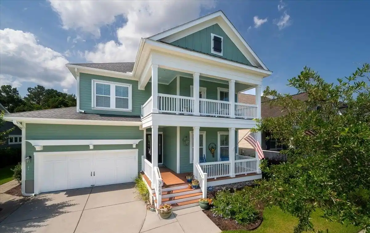 Exceptional Open-plan Home in a Popular Neighborhood