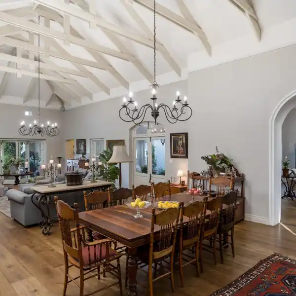 MAGNIFICENT FARMHOUSE IN SOMERSET WEST