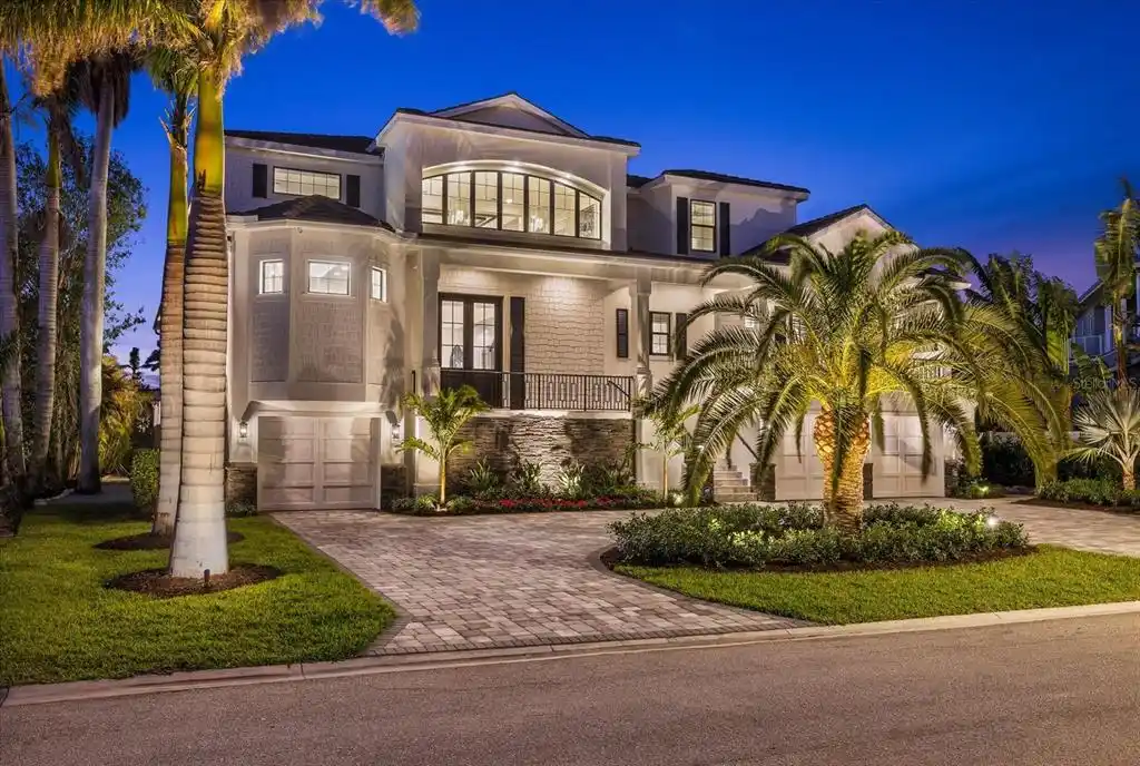 A Masterpiece of Modern Coastal Design