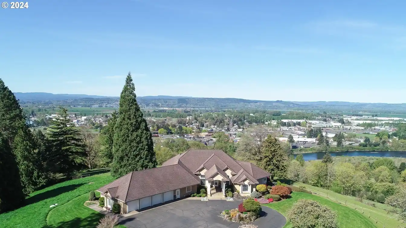 Stunning 65-acre River View Equestrian Estate