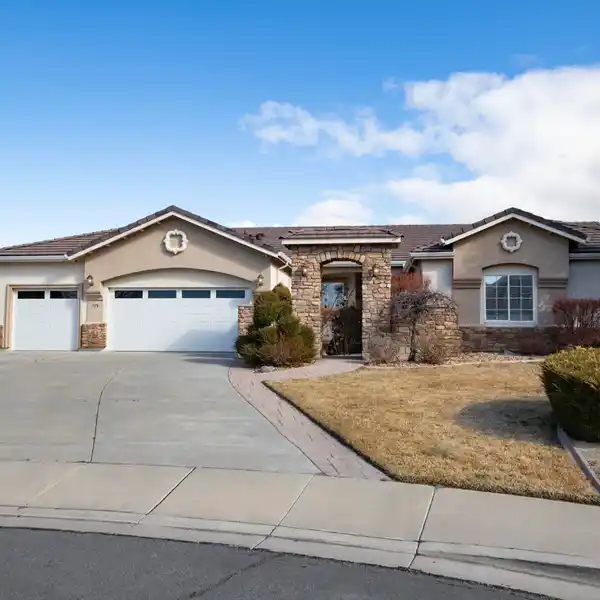 SINGLE-STORY HOME ON A QUIET CUL-DE-SAC IN HIDDEN VALLEY