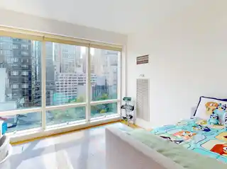 Panoramic Manhattan Skyline Luxury in E-Line Corner