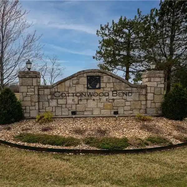 EXCEPTIONAL 9.5-ACRE ESTATE LOT