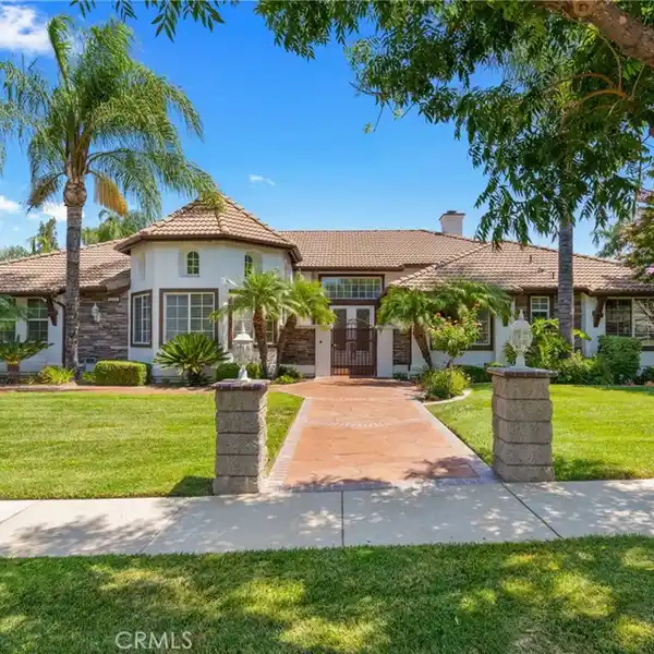 THE ORCHARDS BY AMBERHILL