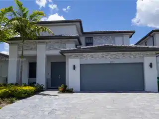 Luxurious Marbella Home with Resort Amenities