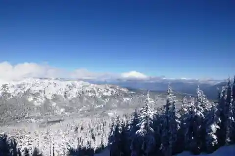 Adventure-Ready Home Near Echo Lakes